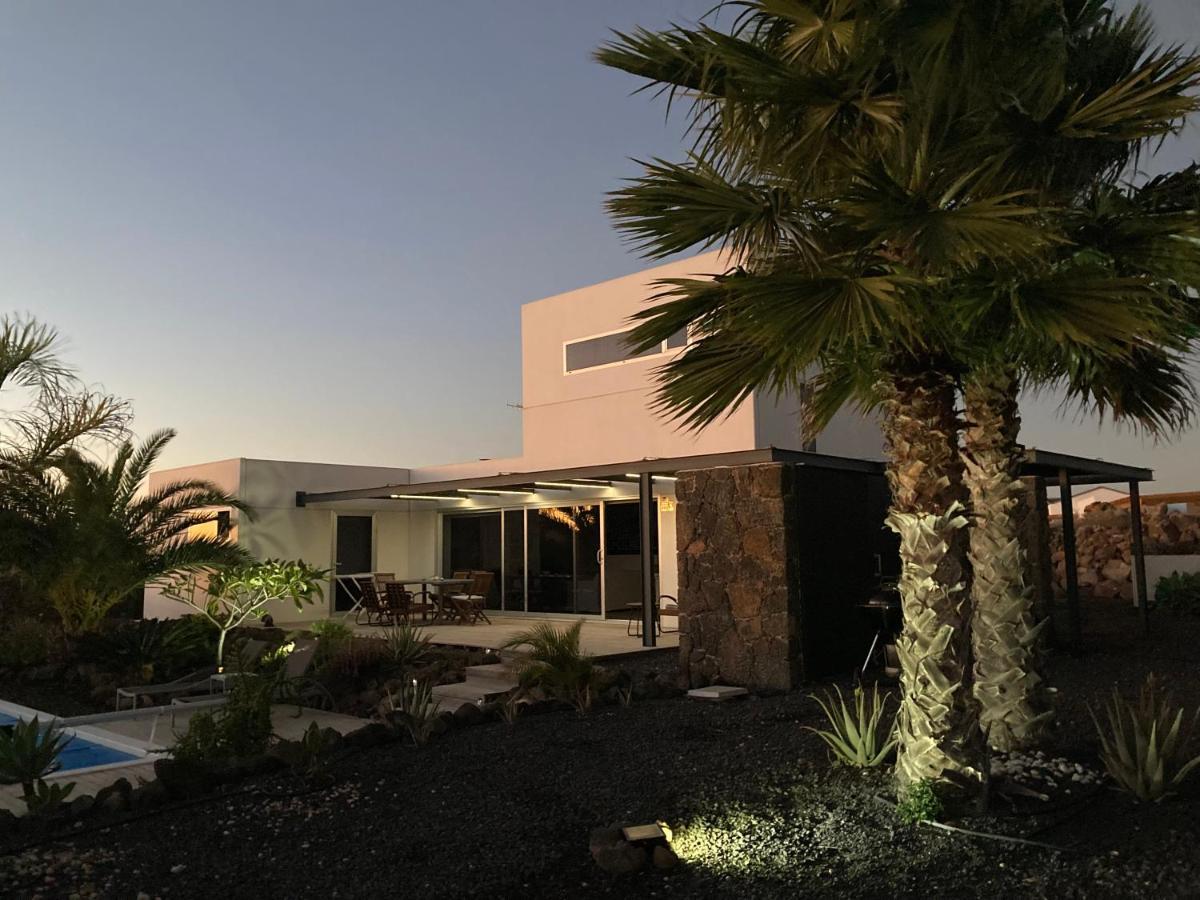 Majanicho Rock - Villa With Heated Pool Lajares Exterior foto