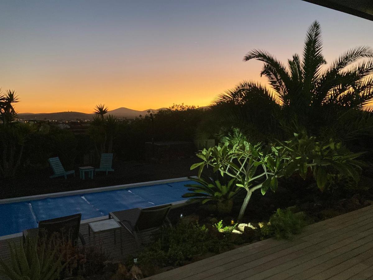 Majanicho Rock - Villa With Heated Pool Lajares Exterior foto